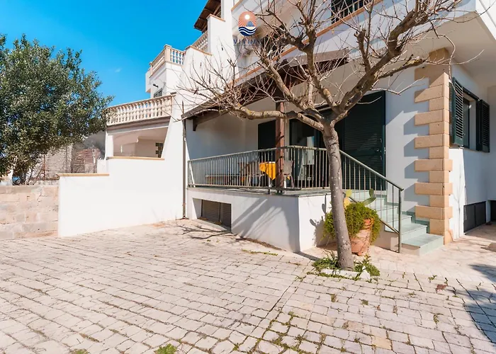 Mara By Vivimy Ugento